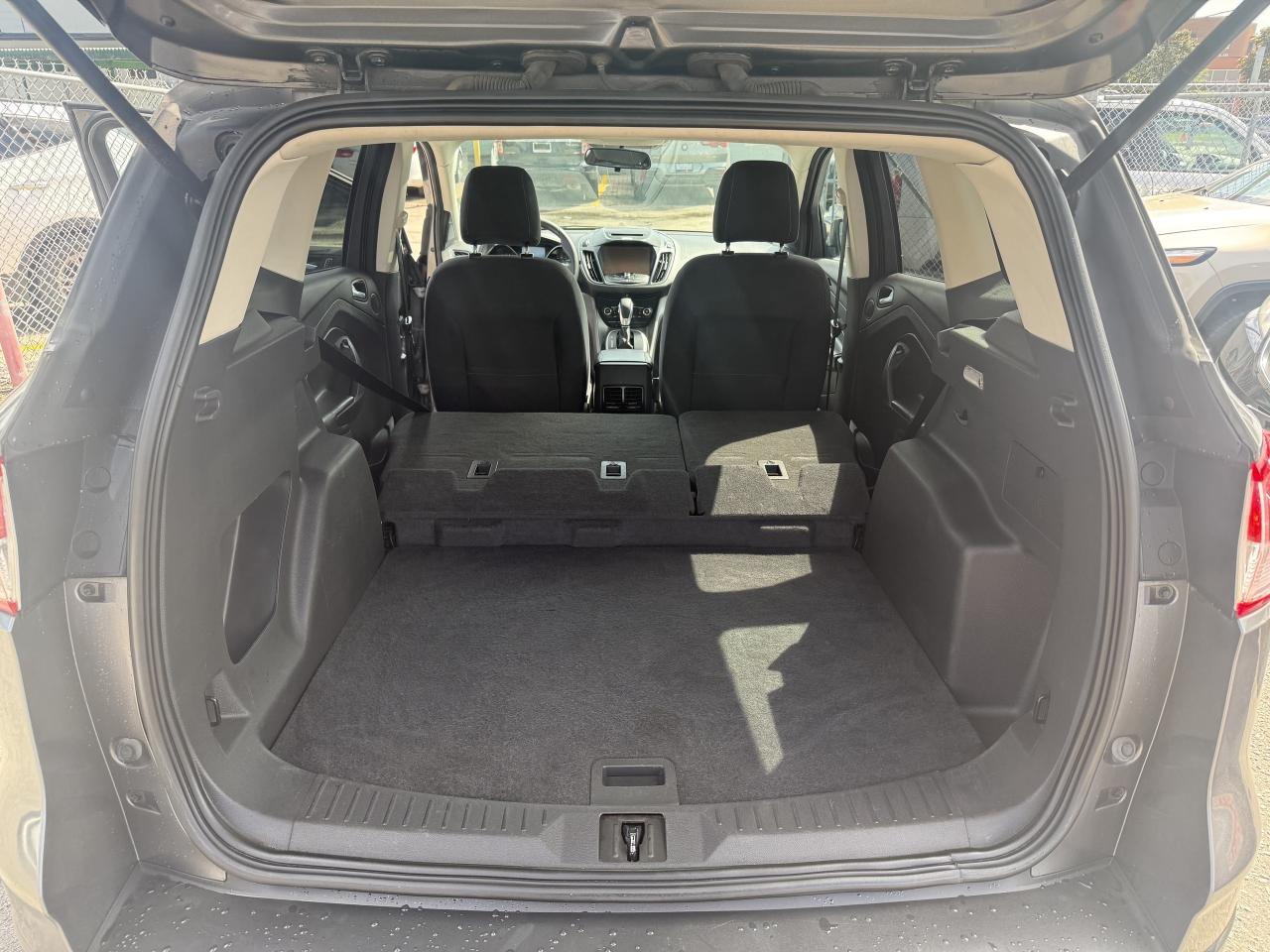 2014 Ford Escape *** 3 YEAR WARRANTY INCLUDED *** Photo