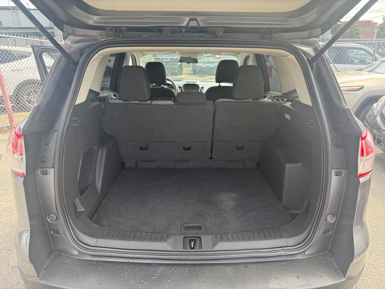 2014 Ford Escape *** 3 YEAR WARRANTY INCLUDED *** Photo