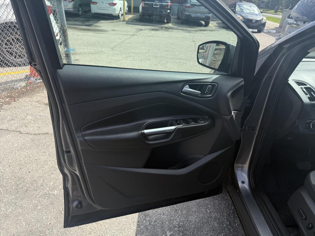 2014 Ford Escape *** 3 YEAR WARRANTY INCLUDED *** Photo