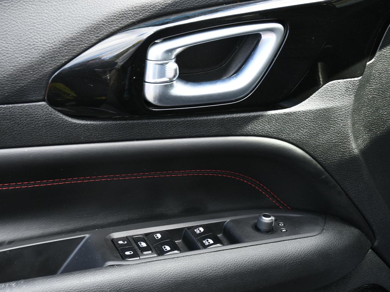 2023 Jeep Compass Trailhawk Certified   Well Maintained   One Owner Photo