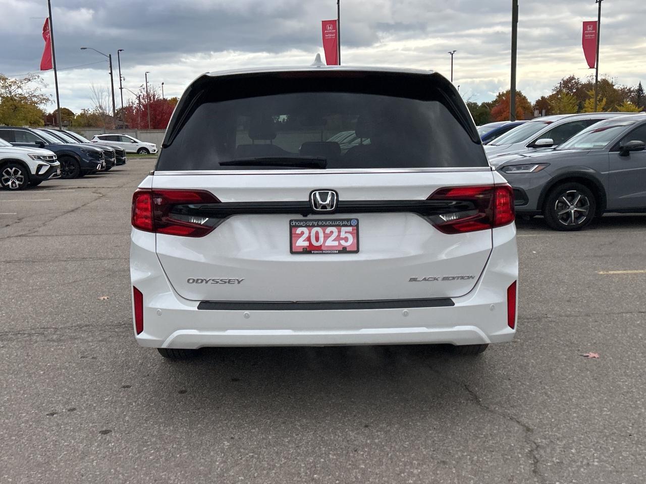 2025 Honda Odyssey Black Edition Navigation Sunroof Cool/heated seats Photo