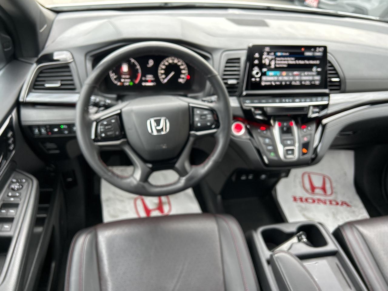 2025 Honda Odyssey Black Edition Navigation Sunroof Cool/heated seats Photo