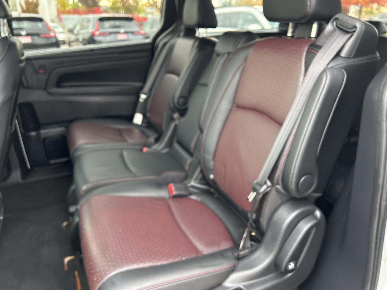 2025 Honda Odyssey Black Edition Navigation Sunroof Cool/heated seats Photo