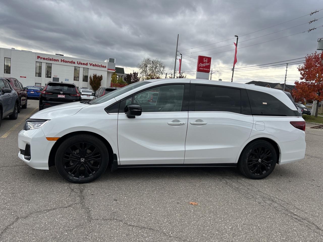 2025 Honda Odyssey Black Edition Navigation Sunroof Cool/heated seats Photo