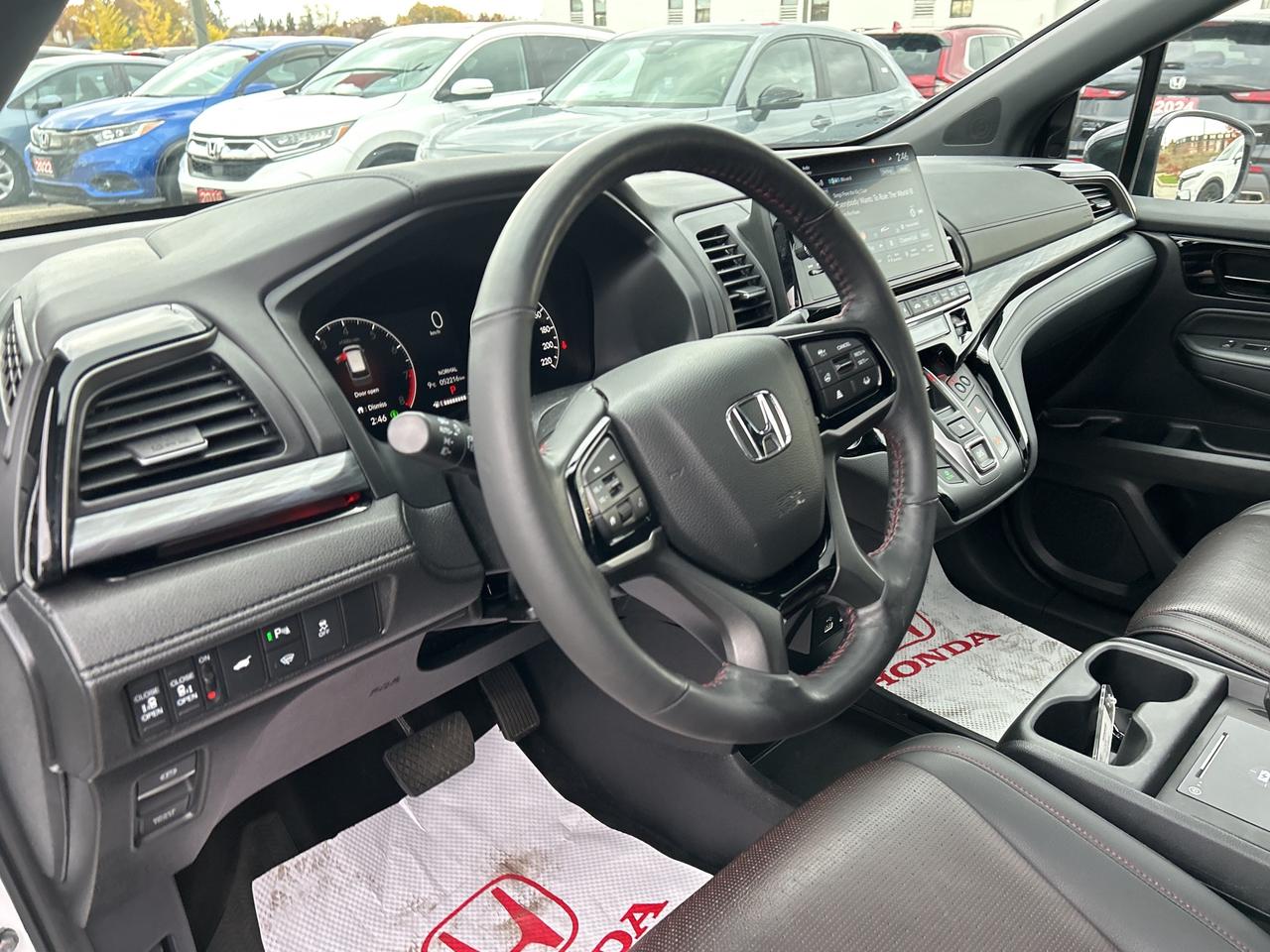 2025 Honda Odyssey Black Edition Navigation Sunroof Cool/heated seats Photo