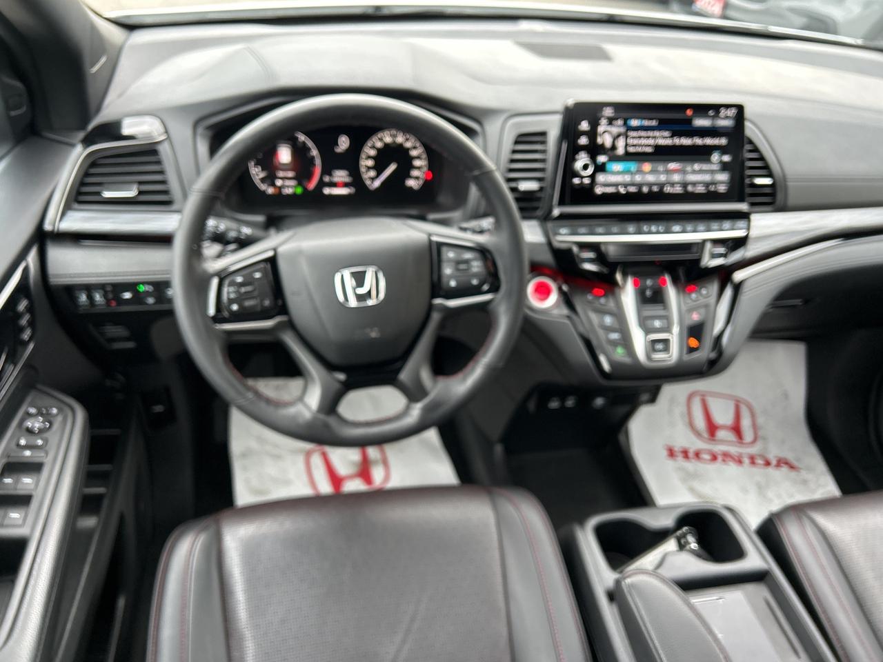 2025 Honda Odyssey Black Edition Navigation Sunroof Cool/heated seats Photo