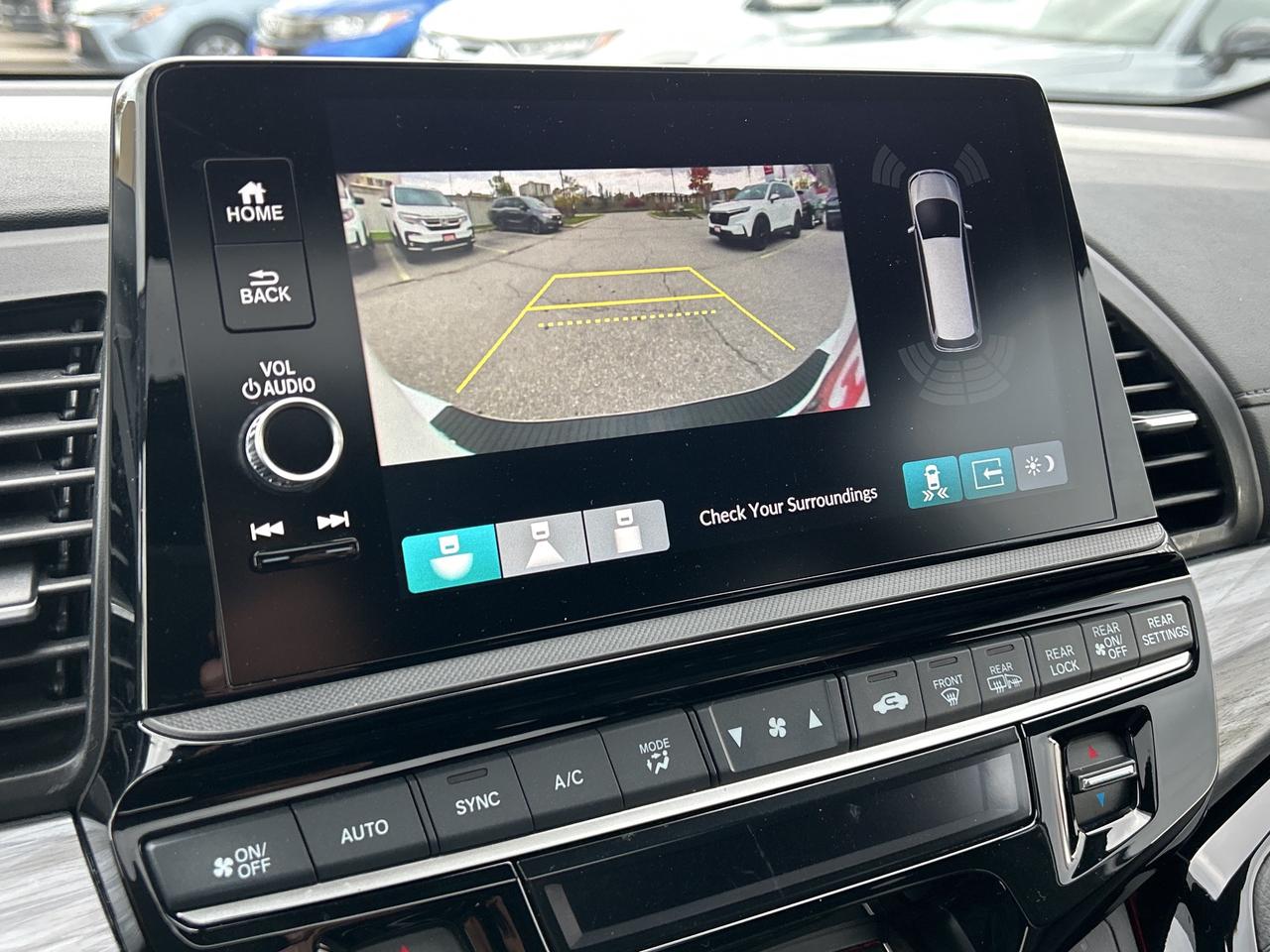 2025 Honda Odyssey Black Edition Navigation Sunroof Cool/heated seats Photo