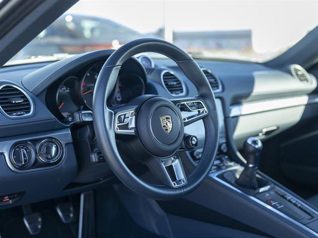 2025 Porsche 718 Cayman COUPE Gray Photo
