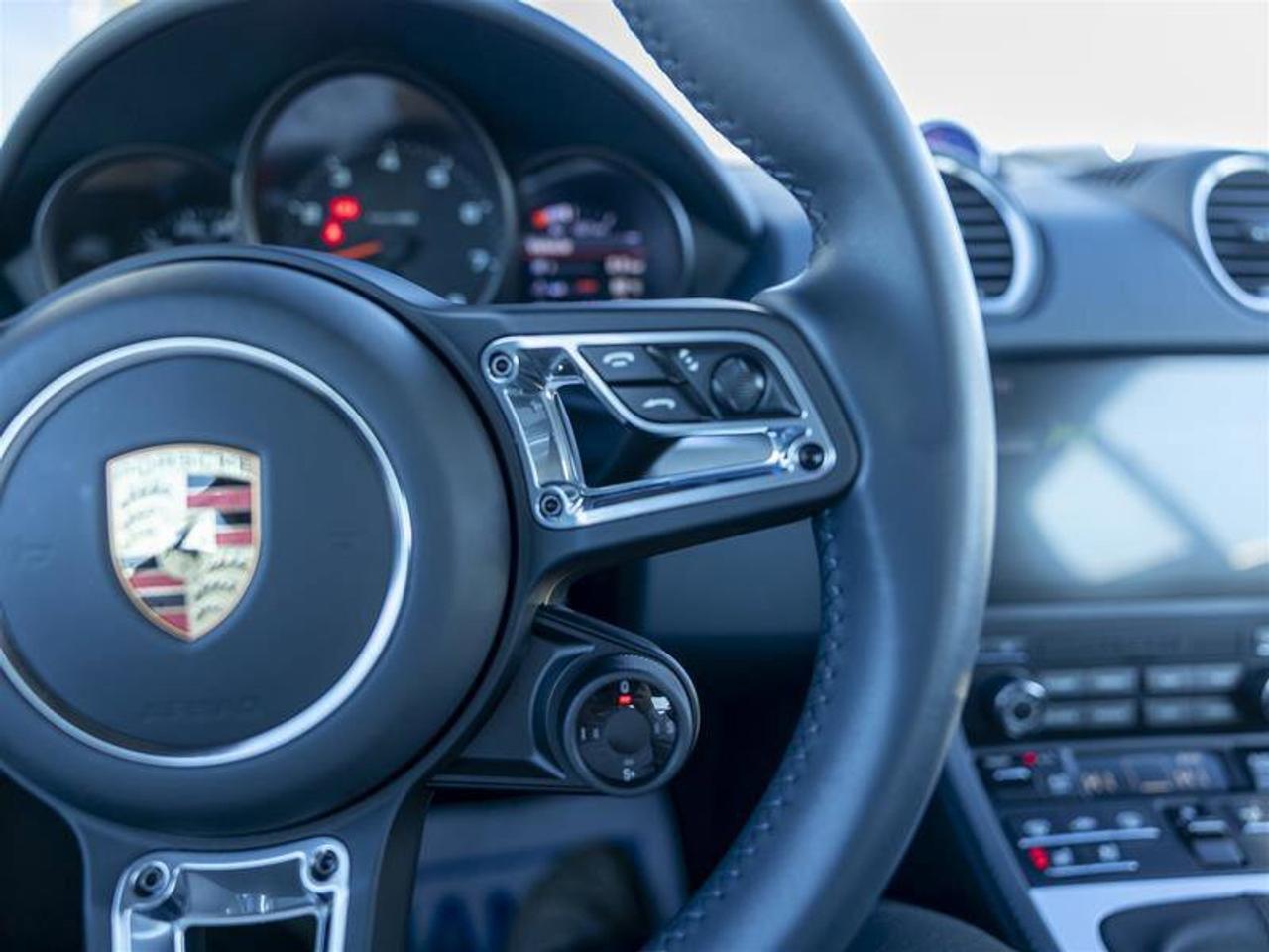 2025 Porsche 718 Cayman COUPE Gray Photo
