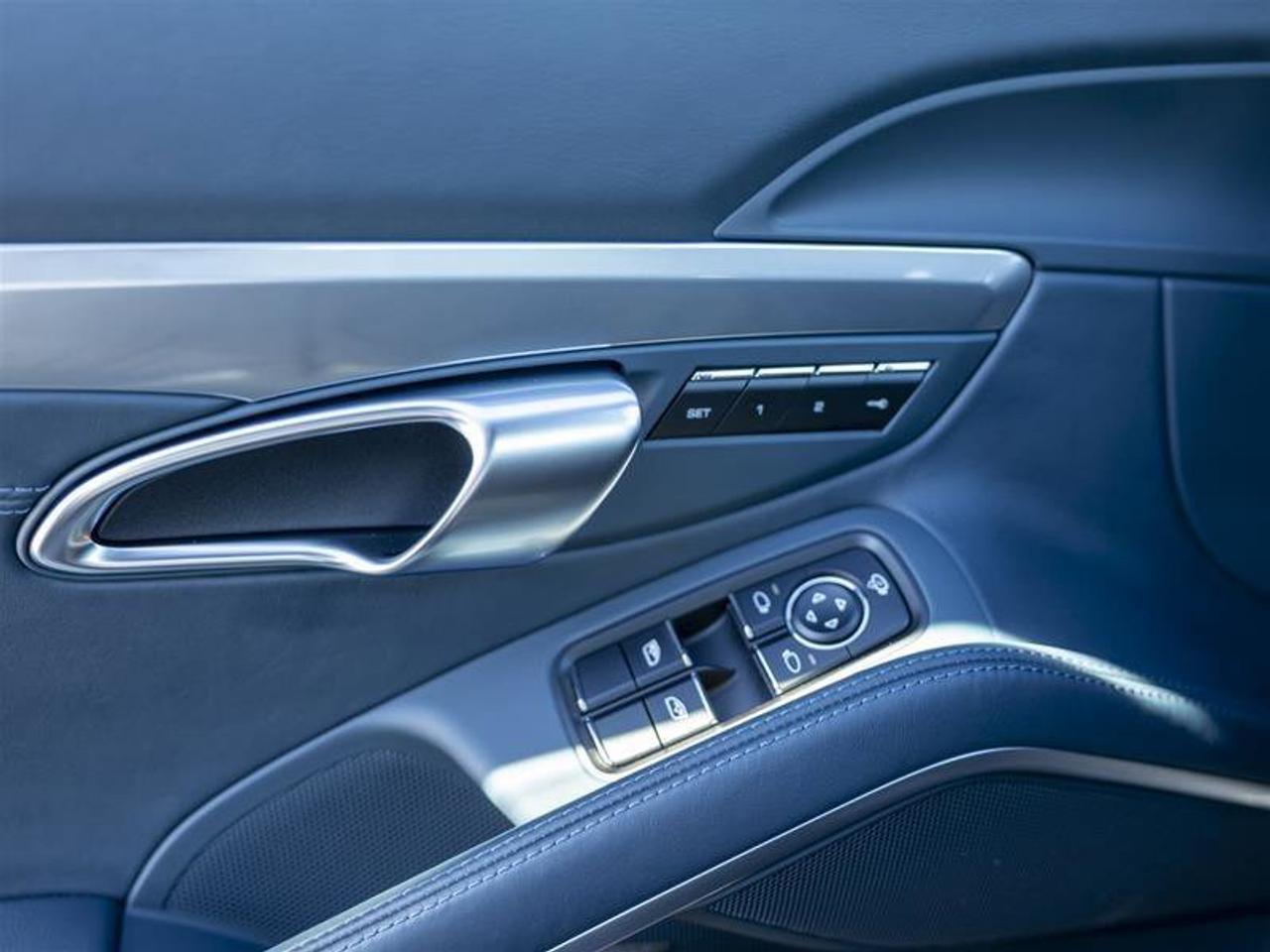 2025 Porsche 718 Cayman COUPE Gray Photo
