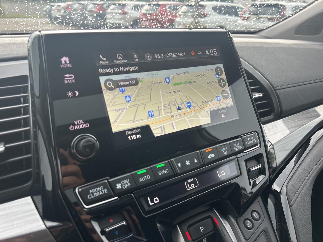 2024 Honda Odyssey Touring 8-Passenger  Navigation  Leather  DVD Photo