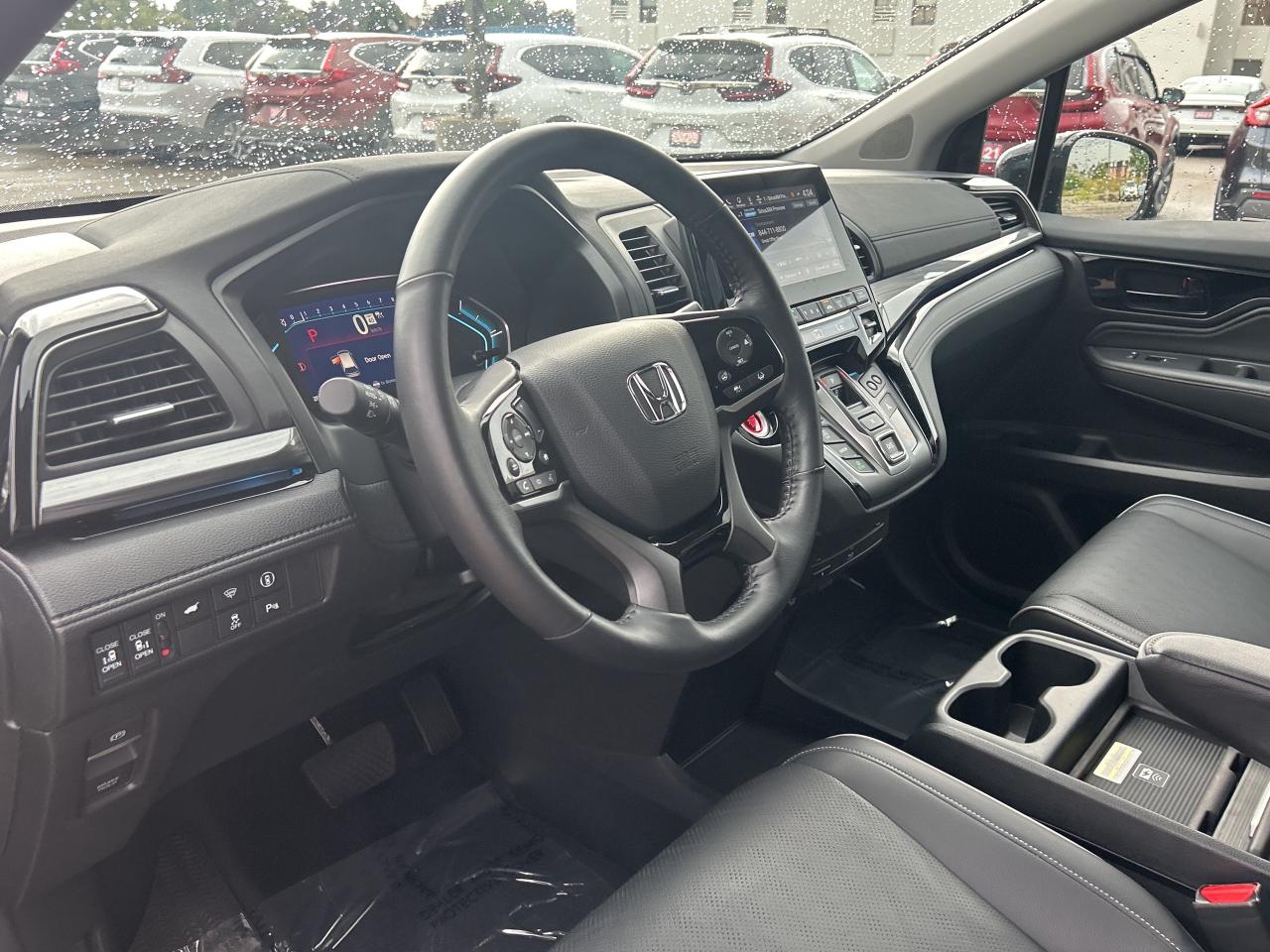 2024 Honda Odyssey Touring 8-Passenger  Navigation  Leather  DVD Photo