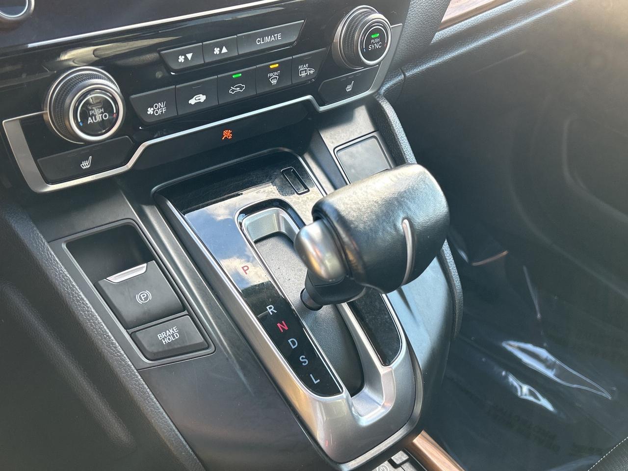 2020 Honda CR-V Touring Leather  Navigation  Sunroof  CarPlay Photo