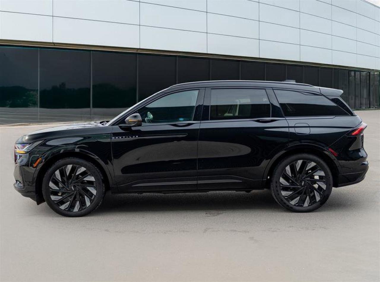 2024 Lincoln Nautilus Reserve Black Photo2