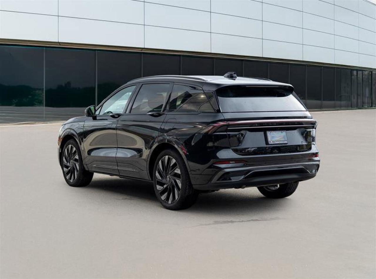 2024 Lincoln Nautilus Reserve Black Photo3