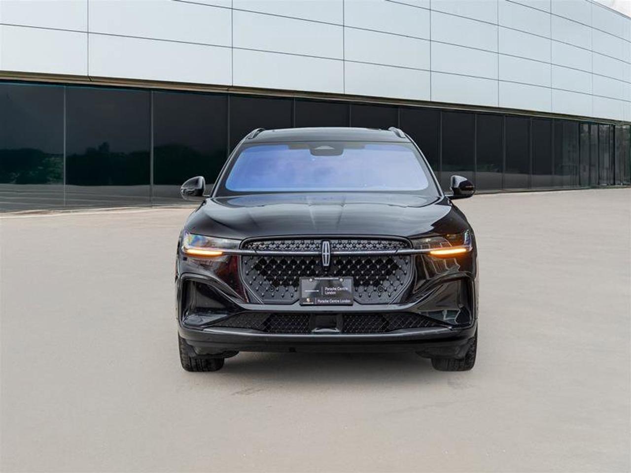 2024 Lincoln Nautilus Reserve Black Photo5