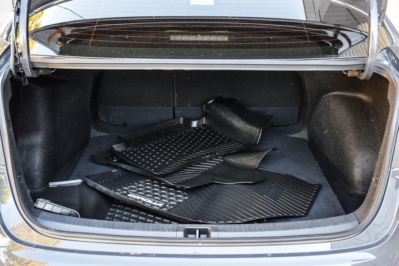 2023 Toyota Corolla Hybrid SE AWD No Accident Sunroof Carplay BSM Photo