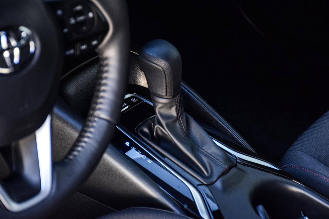 2023 Toyota Corolla Hybrid SE AWD / NO ACCIDENT / SUNROOF / CARPLAY / BSM Photo