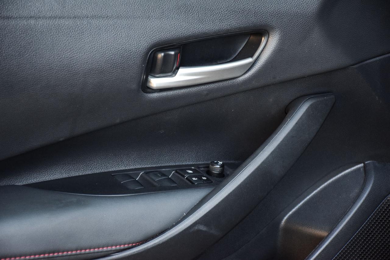 2023 Toyota Corolla Hybrid SE AWD / NO ACCIDENT / SUNROOF / CARPLAY / BSM Photo