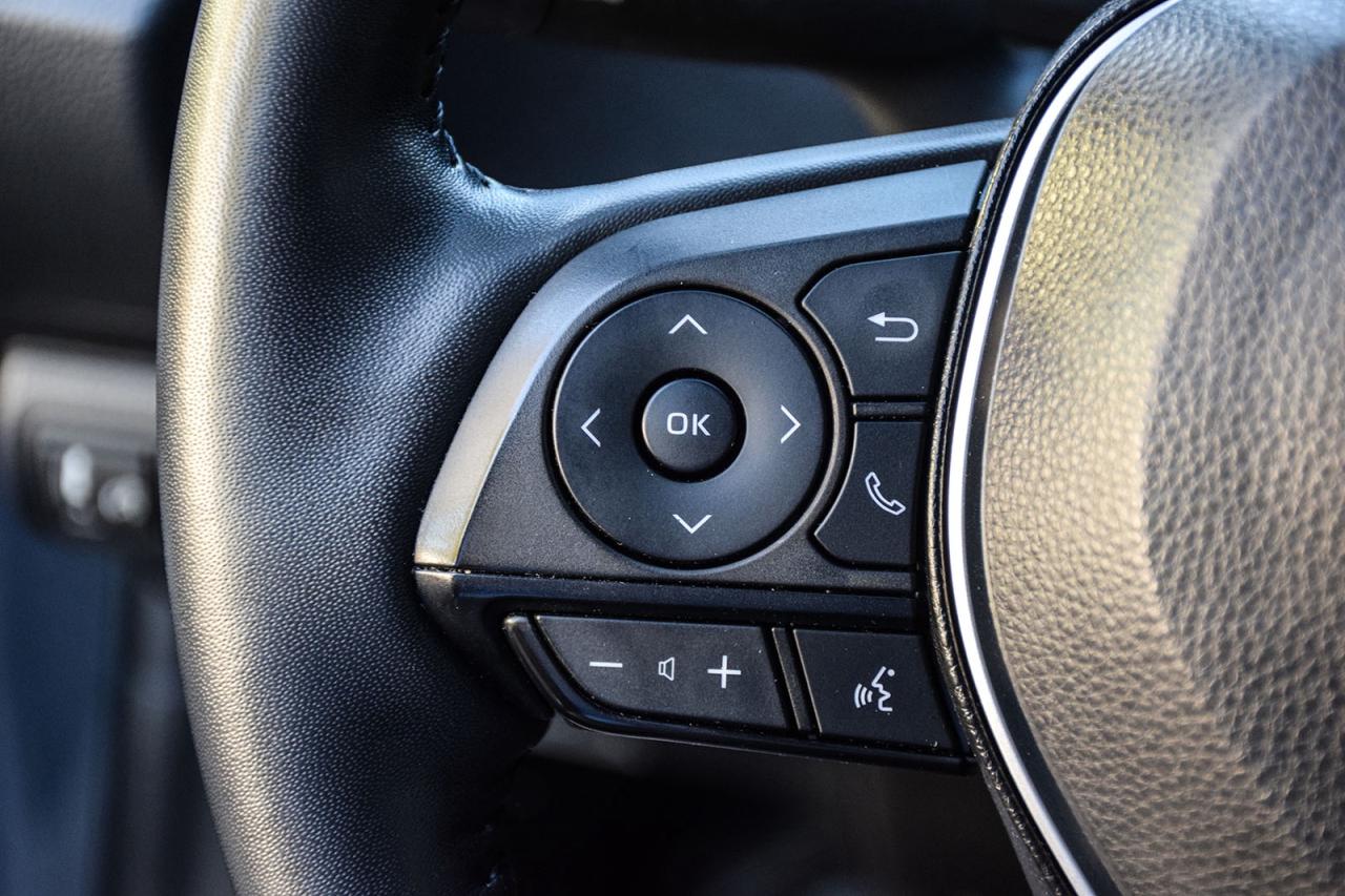 2023 Toyota Corolla Hybrid SE AWD / NO ACCIDENT / SUNROOF / CARPLAY / BSM Photo