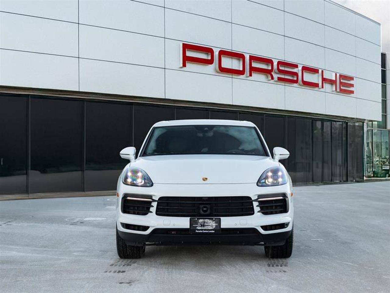 2023 Porsche Cayenne E-Hybrid White Photo1