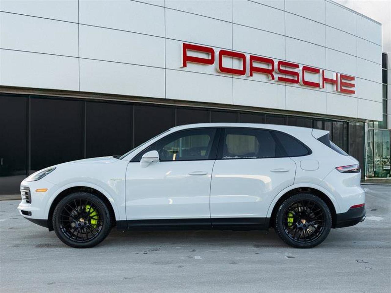 2023 Porsche Cayenne E-Hybrid White Photo
