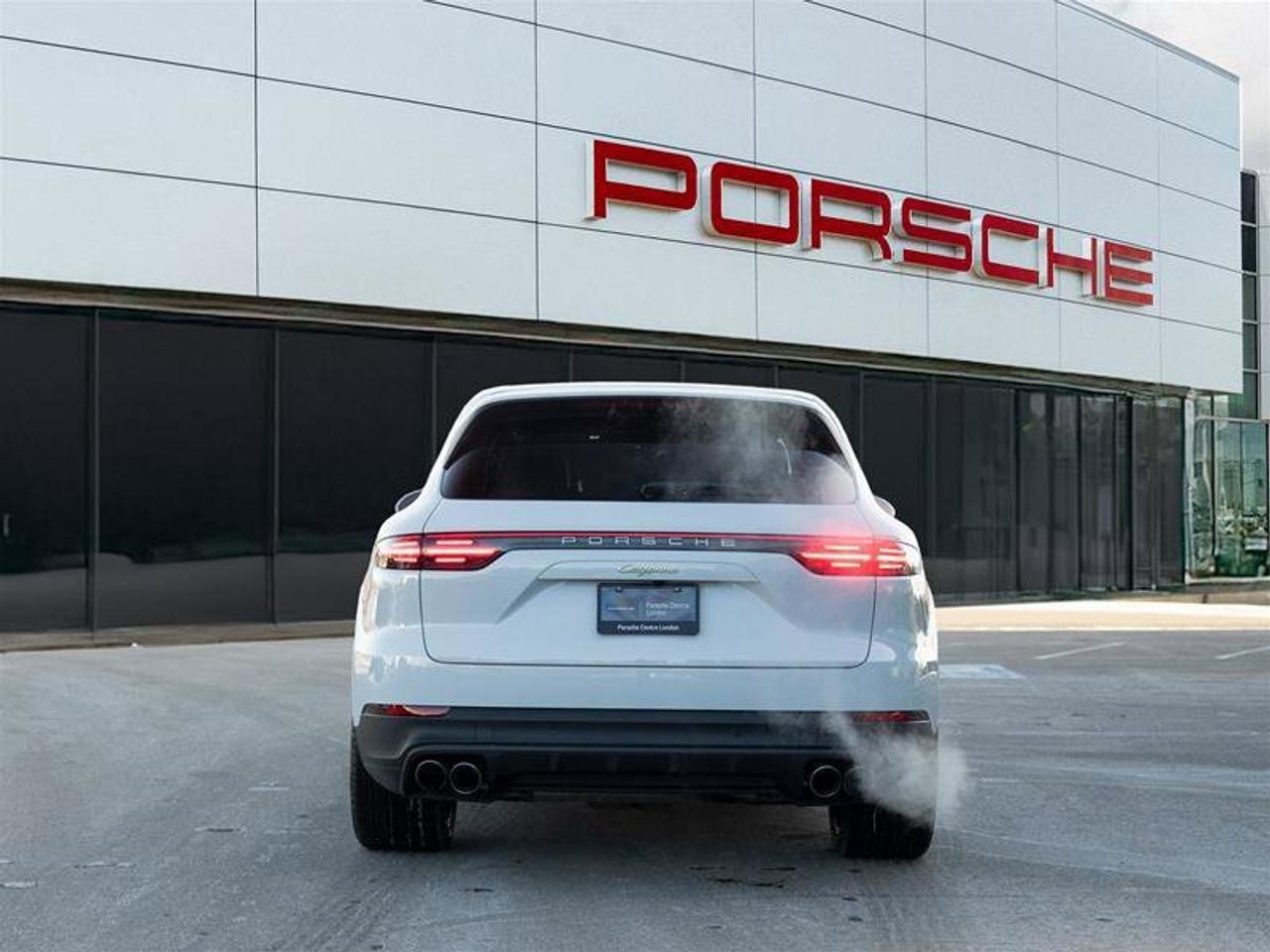 2023 Porsche Cayenne E-Hybrid White Photo