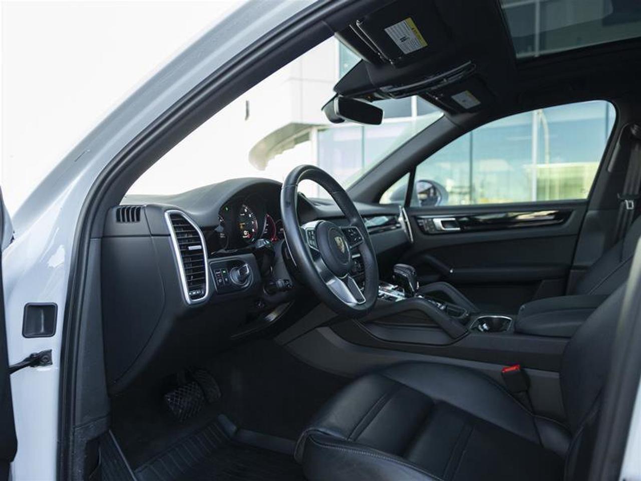2023 Porsche Cayenne E-Hybrid White Photo