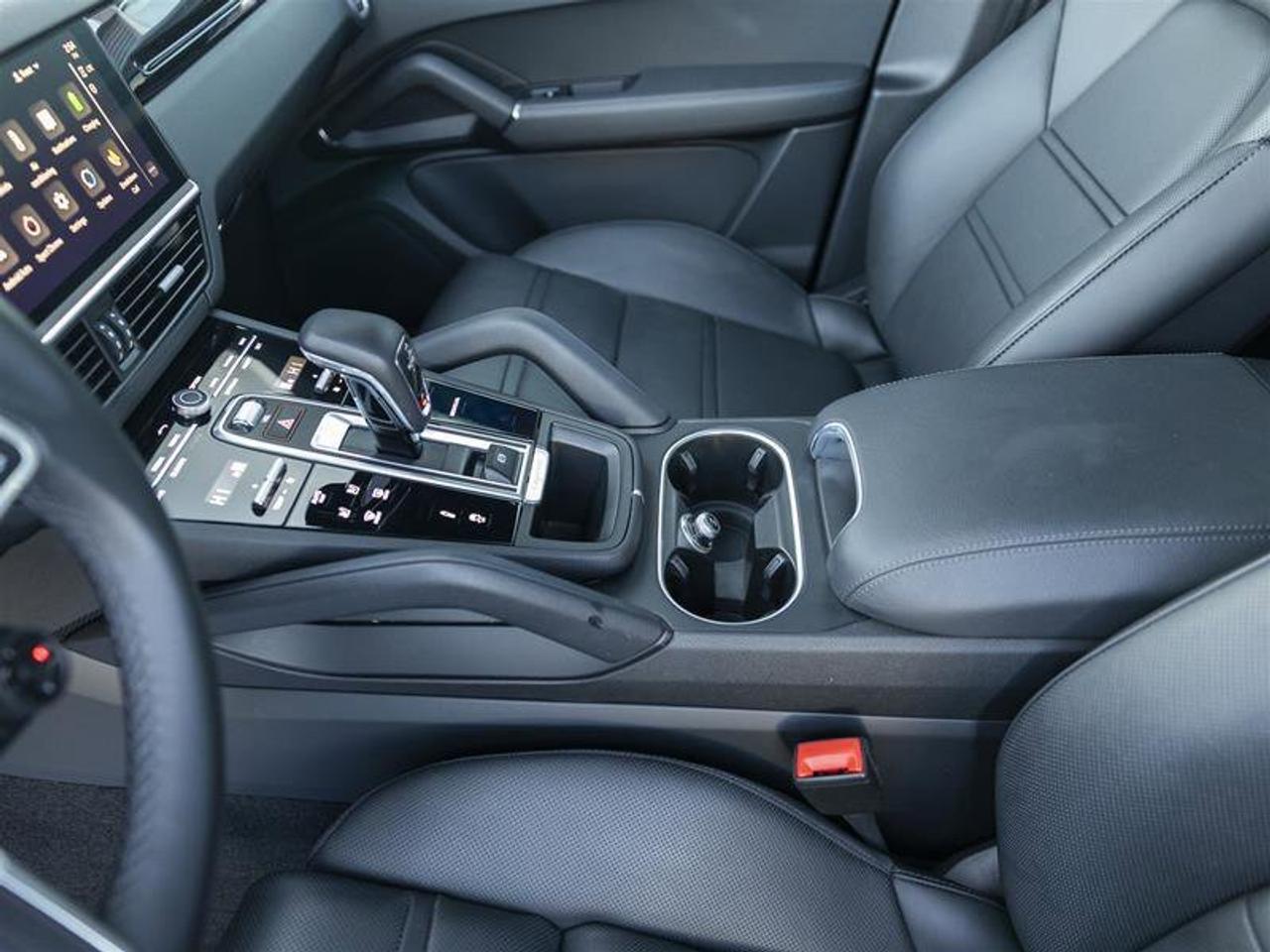 2023 Porsche Cayenne E-Hybrid White Photo