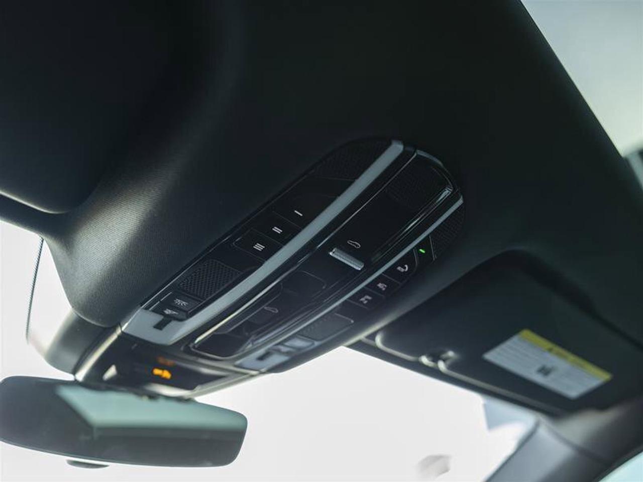 2023 Porsche Cayenne E-Hybrid White Photo