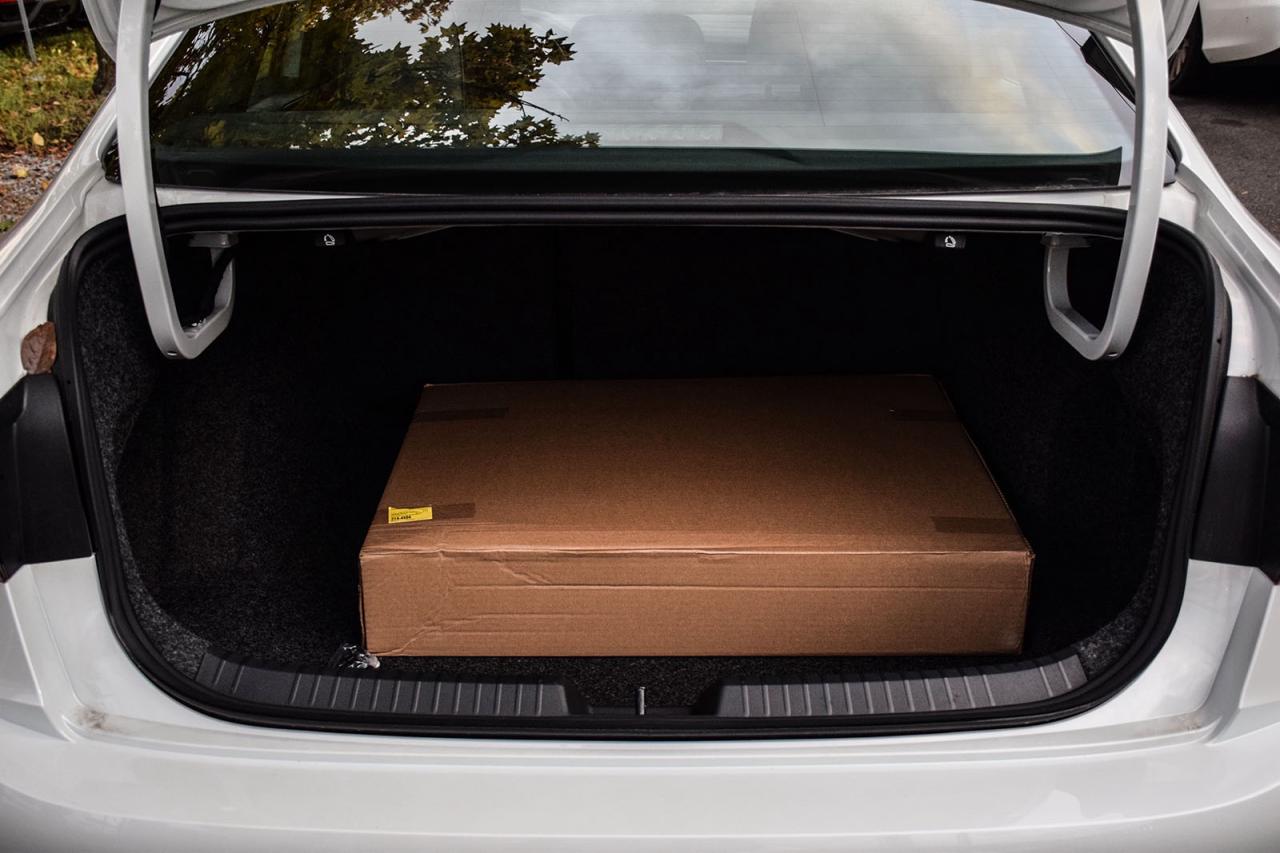 2025 Volkswagen Jetta Comfortline Sport Pkg Clean Carfax Sunroof Ambient Photo