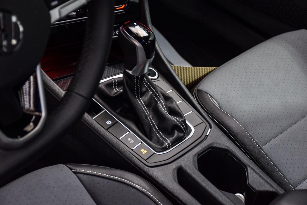 2025 Volkswagen Jetta COMFORTLINE SPORTS PKG / CLEAN CARFAX / SUNROOF Photo