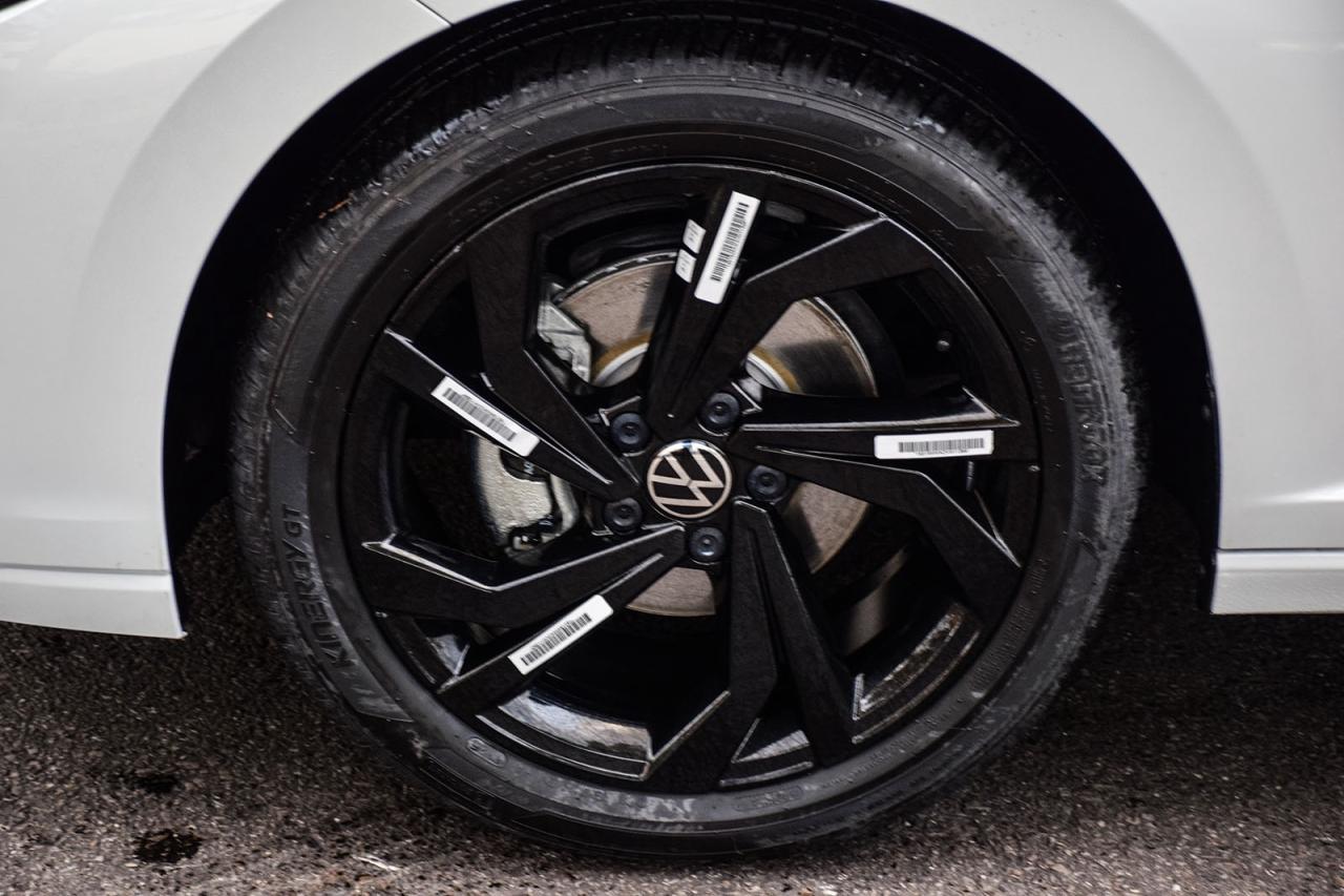 2025 Volkswagen Jetta COMFORTLINE SPORTS PKG / CLEAN CARFAX / SUNROOF Photo