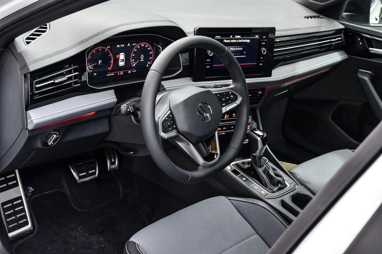 2025 Volkswagen Jetta COMFORTLINE SPORTS PKG / CLEAN CARFAX / SUNROOF Photo