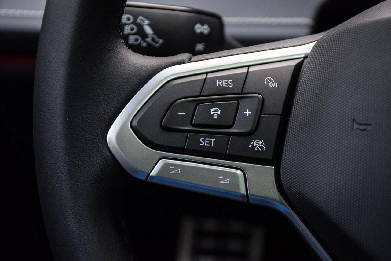 2025 Volkswagen Jetta COMFORTLINE SPORTS PKG / CLEAN CARFAX / SUNROOF Photo