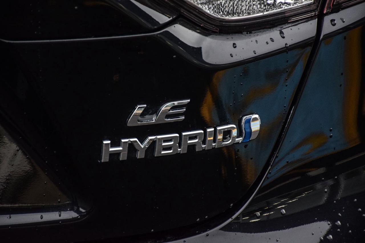 2024 Toyota Corolla Hybrid LE / NO ACCIDENT / CARPLAY / BSM/HTD SEATS/ALLOY Photo