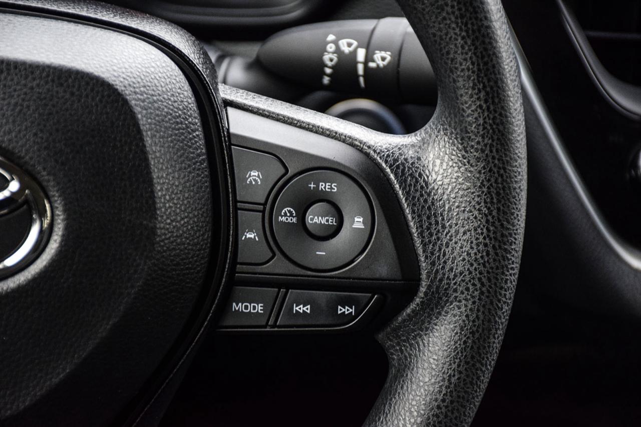 2024 Toyota Corolla Hybrid LE / NO ACCIDENT / CARPLAY / BSM/HTD SEATS/ALLOY Photo