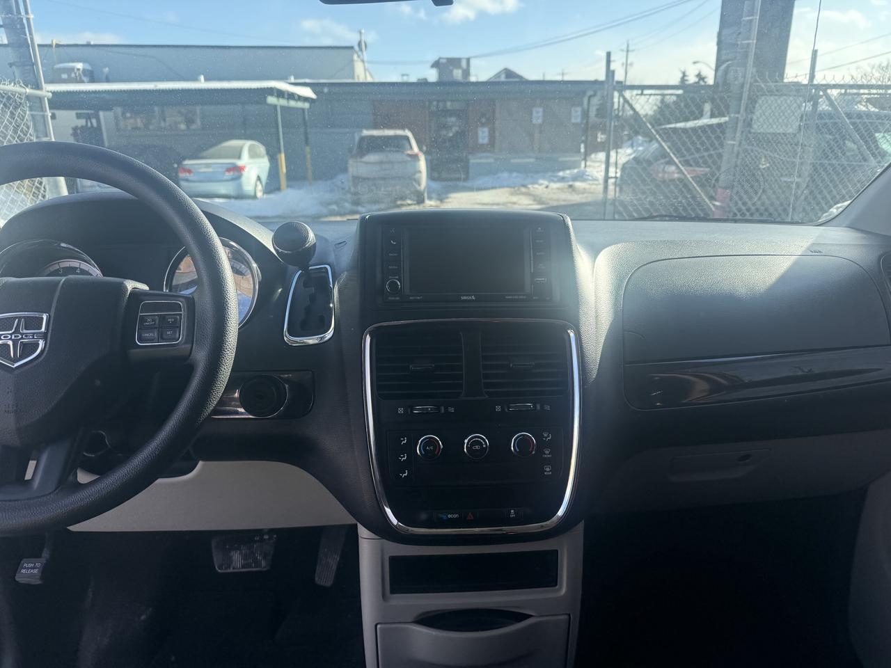 2015 Dodge Grand Caravan *** 3 YEAR WARRANTY INCLUDED *** Photo