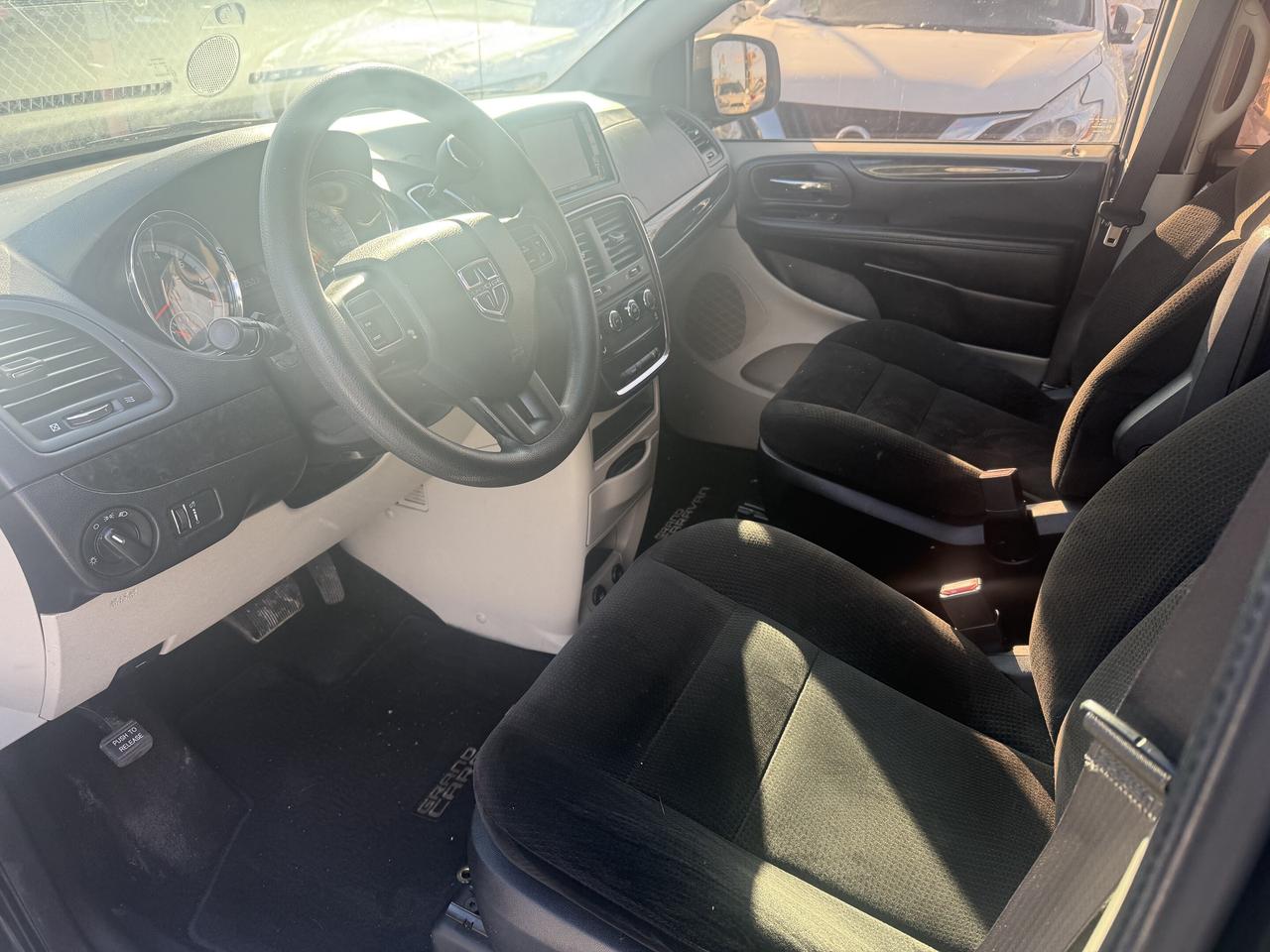 2015 Dodge Grand Caravan *** 3 YEAR WARRANTY INCLUDED *** Photo