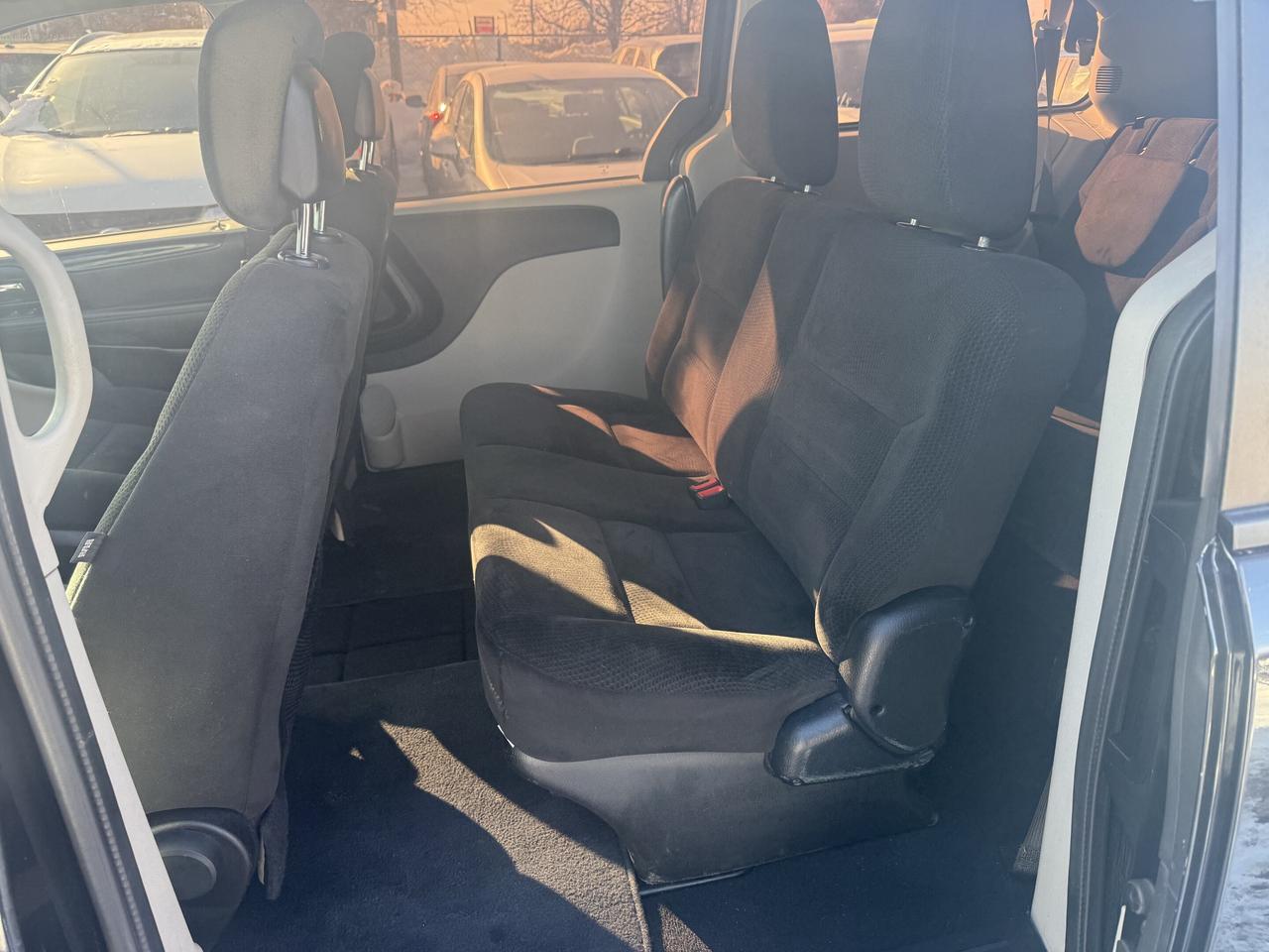 2015 Dodge Grand Caravan *** 3 YEAR WARRANTY INCLUDED *** Photo