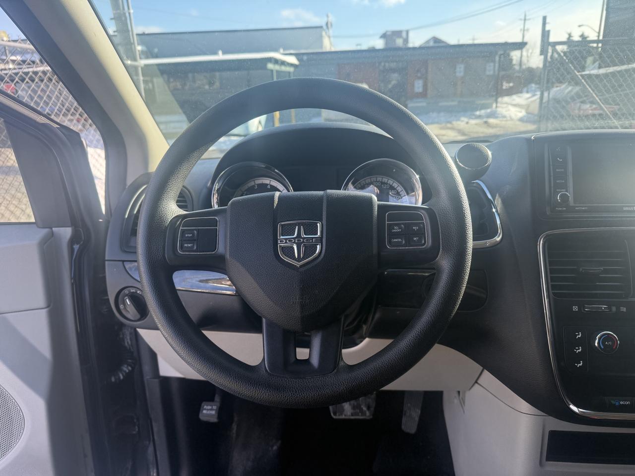 2015 Dodge Grand Caravan *** 3 YEAR WARRANTY INCLUDED *** Photo