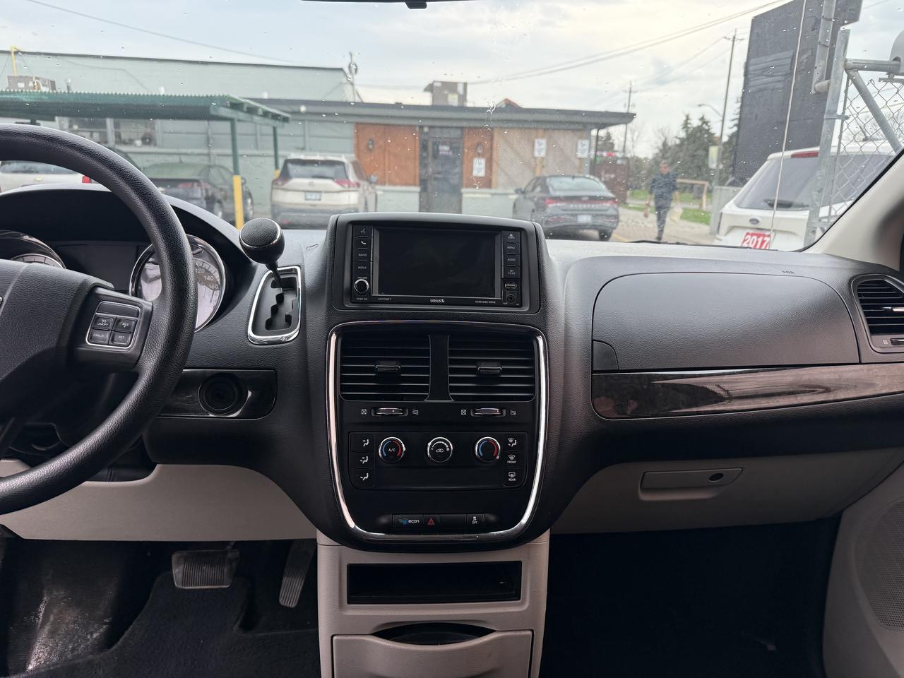 2015 Dodge Grand Caravan *** 3 YEAR WARRANTY INCLUDED *** Photo