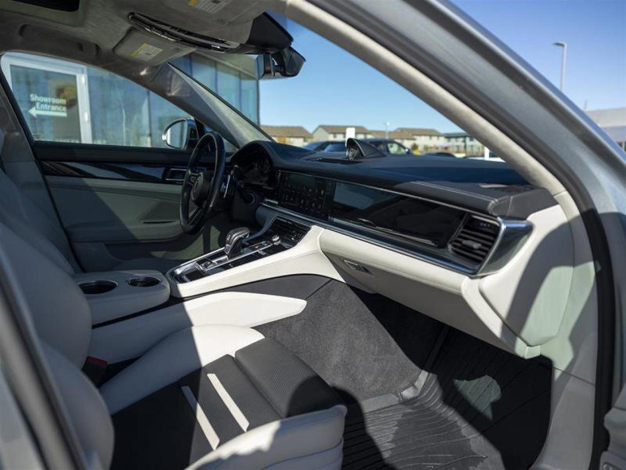 2023 Porsche Panamera GTS Silver Photo