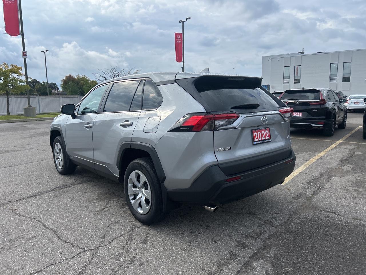 2022 Toyota RAV4 LE FWD Heated Seats CarPlay Rear Camera Photo2