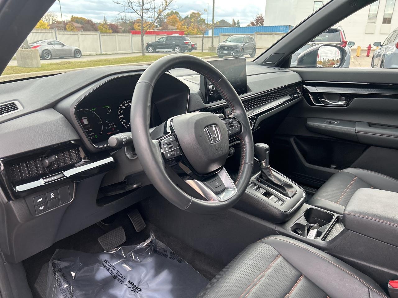 2024 Honda CR-V Hybrid Touring Leather  Navigation  Sunroof  CarPlay Photo