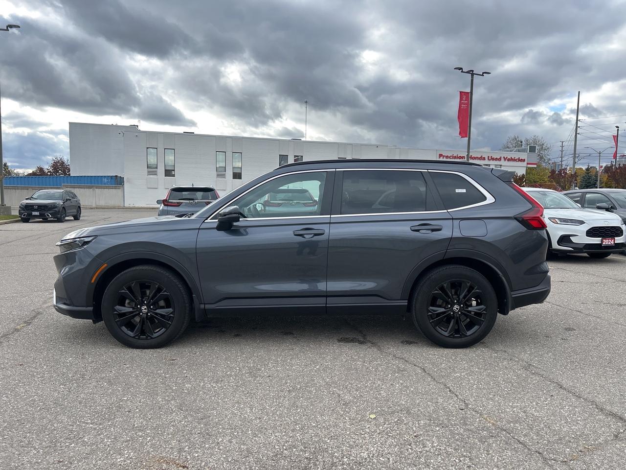 2024 Honda CR-V Hybrid Touring Leather  Navigation  Sunroof  CarPlay Photo2