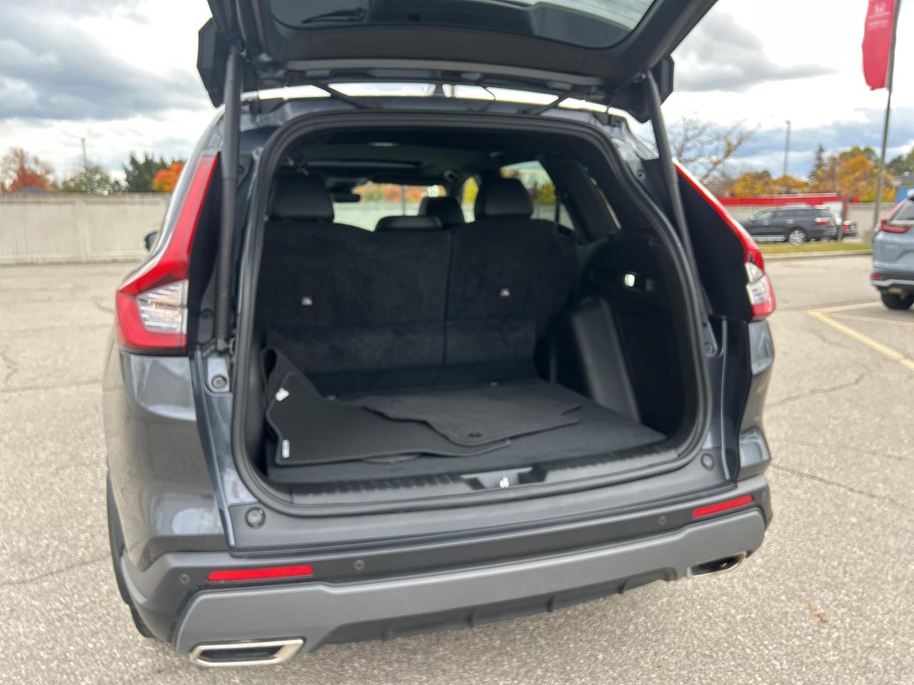 2024 Honda CR-V Hybrid Touring Leather  Navigation  Sunroof  CarPlay Photo