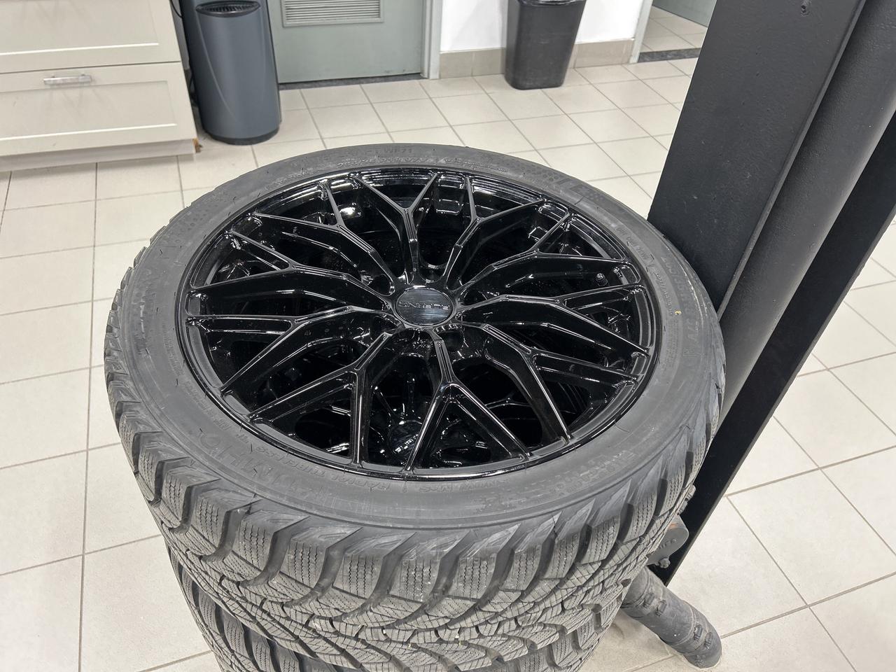 2025 Acura Integra Type S  CarPlay Blind Spot  2 Sets of Wheels Photo