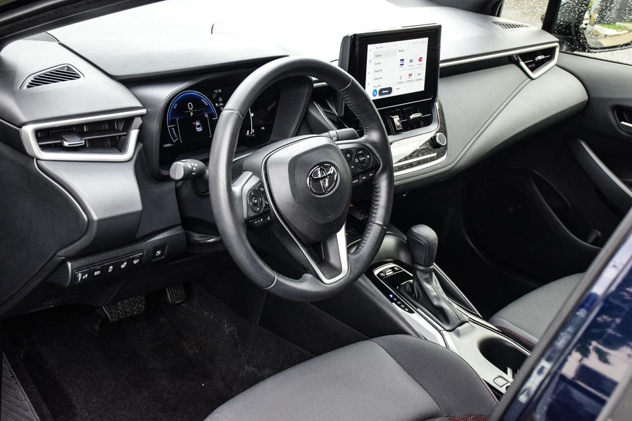 2024 Toyota Corolla Hybrid SE AWD / NO ACCIDENT / SUNROOF / CARPLAY / BSM Photo