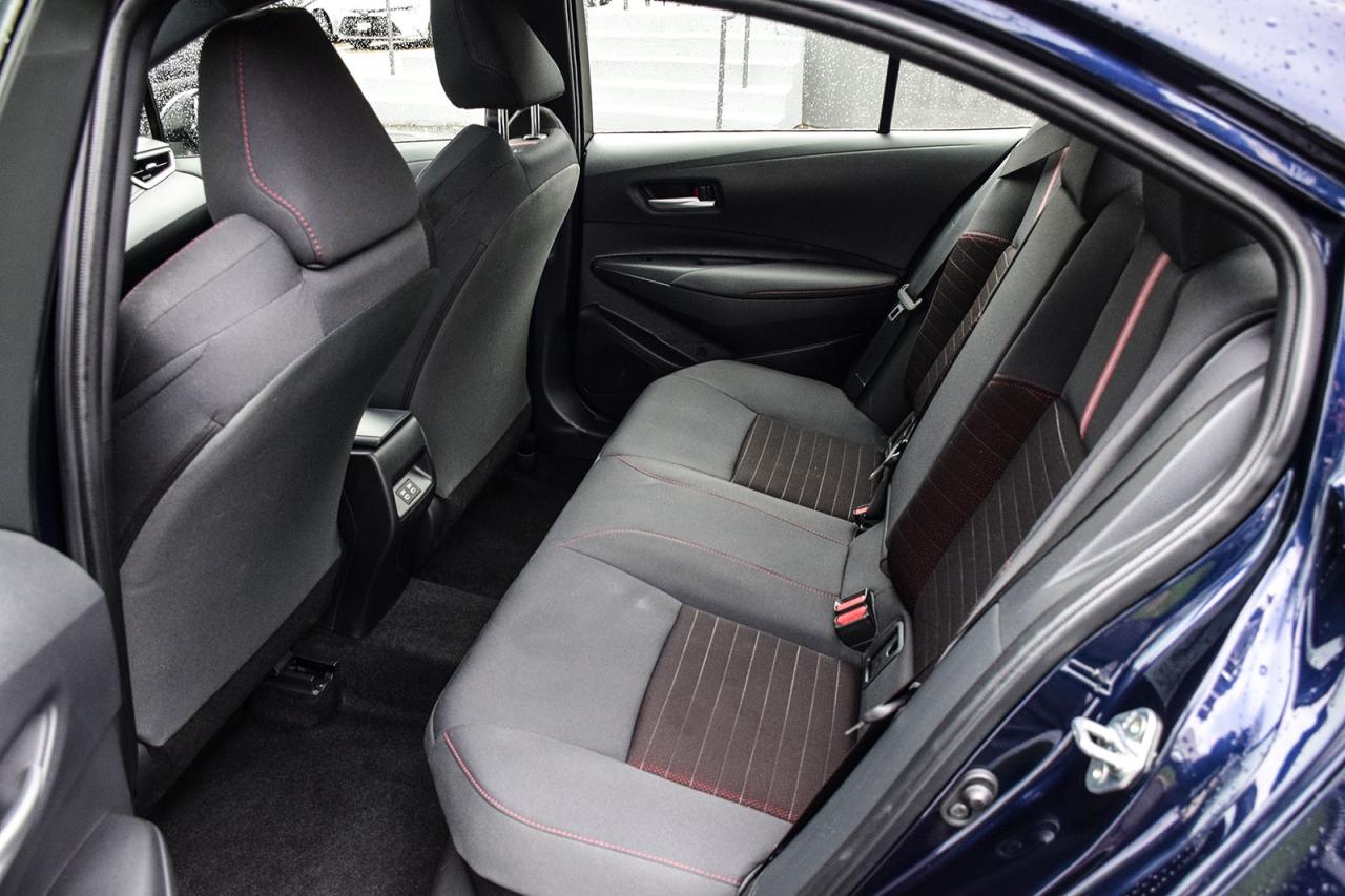 2024 Toyota Corolla Hybrid SE AWD / NO ACCIDENT / SUNROOF / CARPLAY / BSM Photo